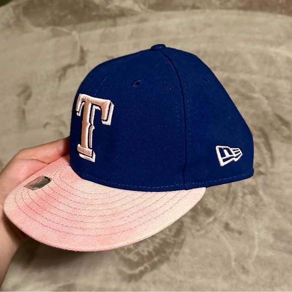 Texas Rangers Hat blue pink hat fitted 7 1/8 - Picture 5 of 7
